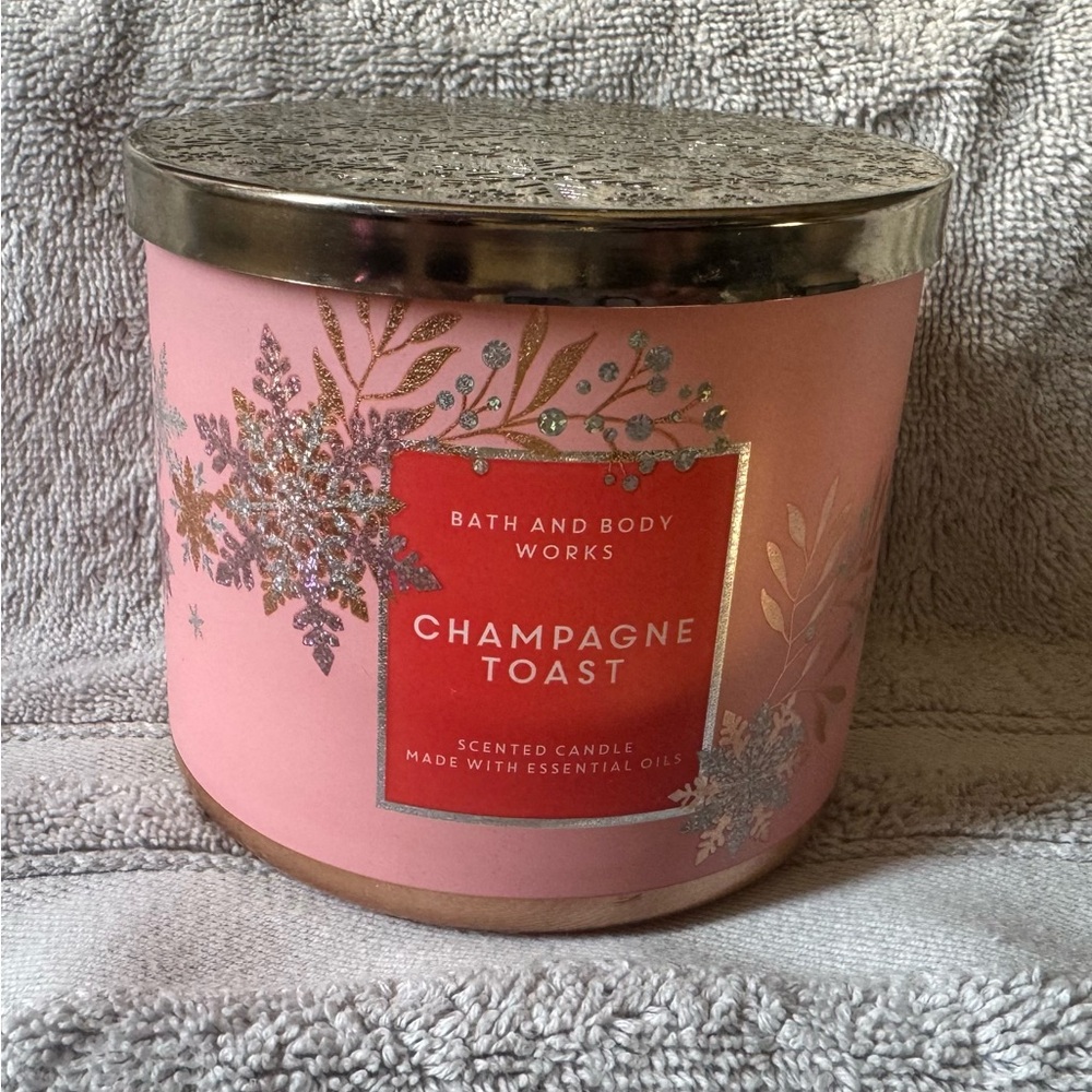 Bath & Body Works - Champagne Toast 3-Wick Candle